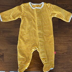 Like new Magnetic Me fleece footie in yellow striped 0-3 mo